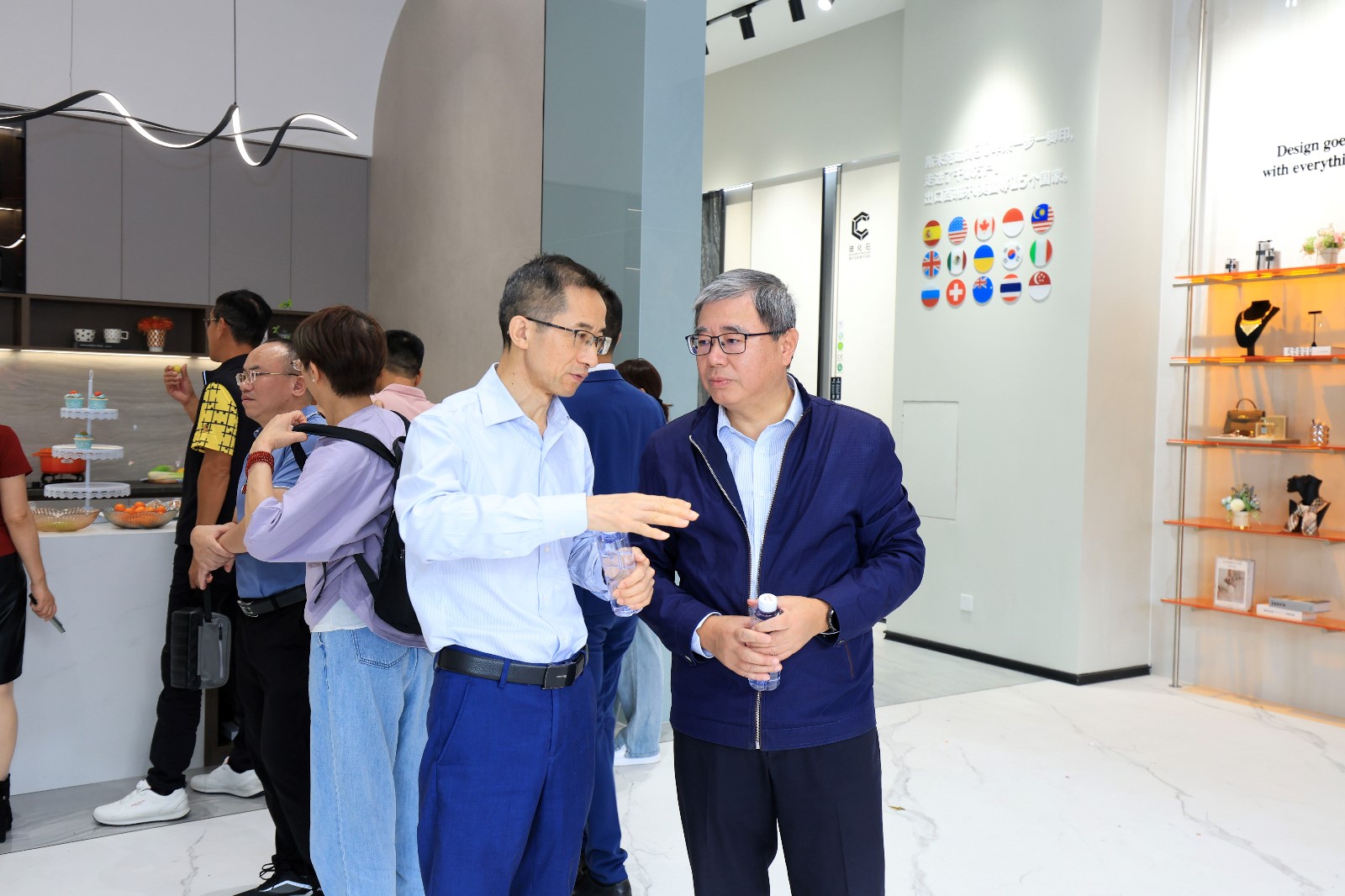 參觀展廳6.jpg 參觀展廳6.jpg